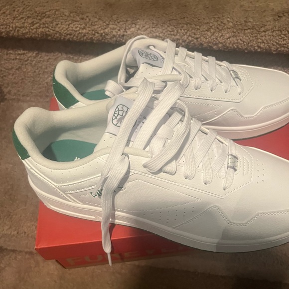 New Puma Court Classics white size 10.5 beautiful. No low offers please. - Picture 3 of 8